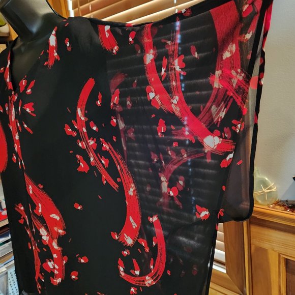 Asymetrical Flutter-Sleeved Layered Top - Picture 3 of 5